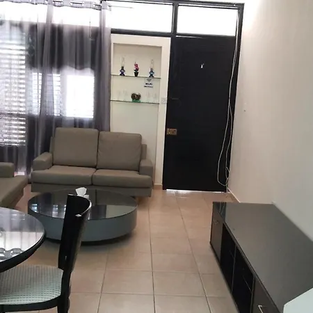 Lovely 2 Bedrooms In The Tourist Area In . * Pafos